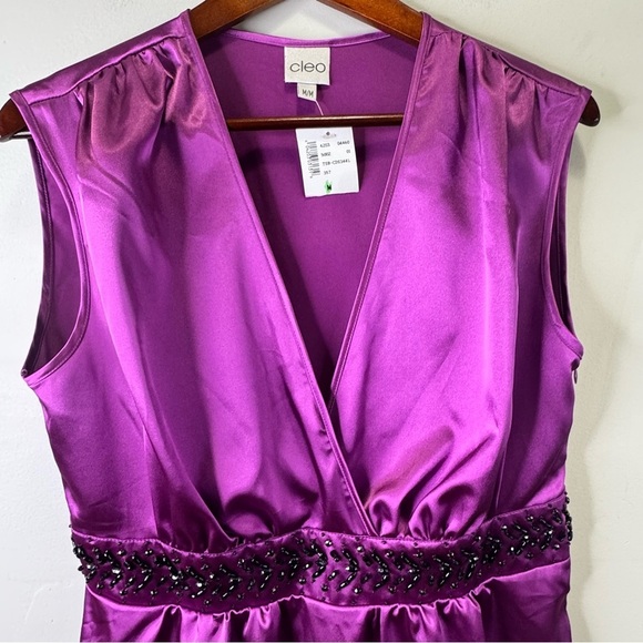 Cleo Pink Satin Vneck Sleeveless Blouse Size Medium NWT Brand New - Picture 3 of 9